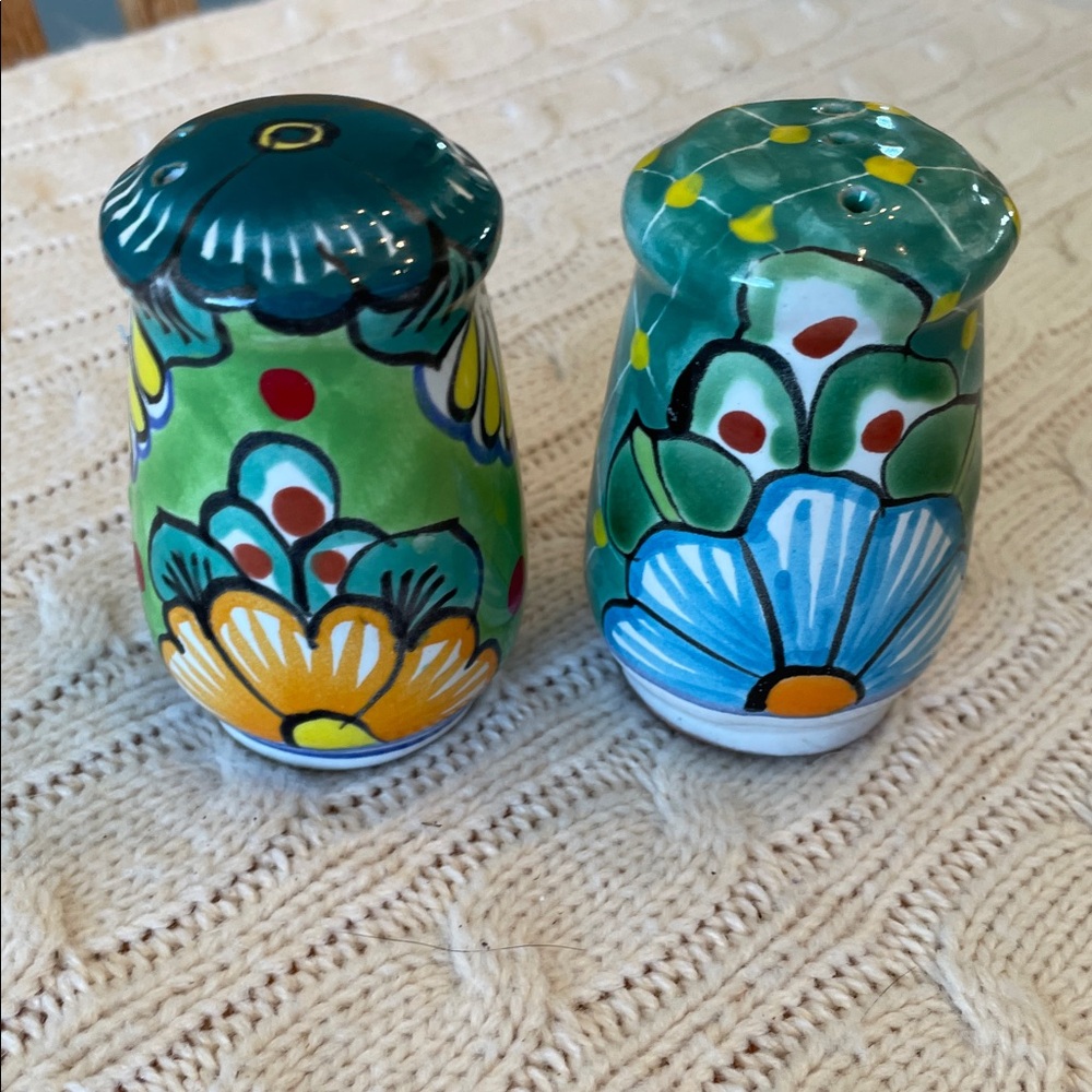 Talavera pottery salt pepper shakers colorful ceramic Mexico handcrafted blues - Picture 3 of 11